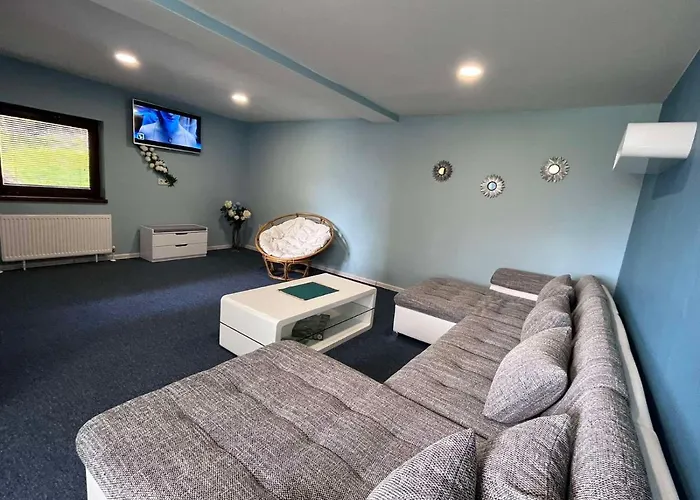 милена 招待所 *